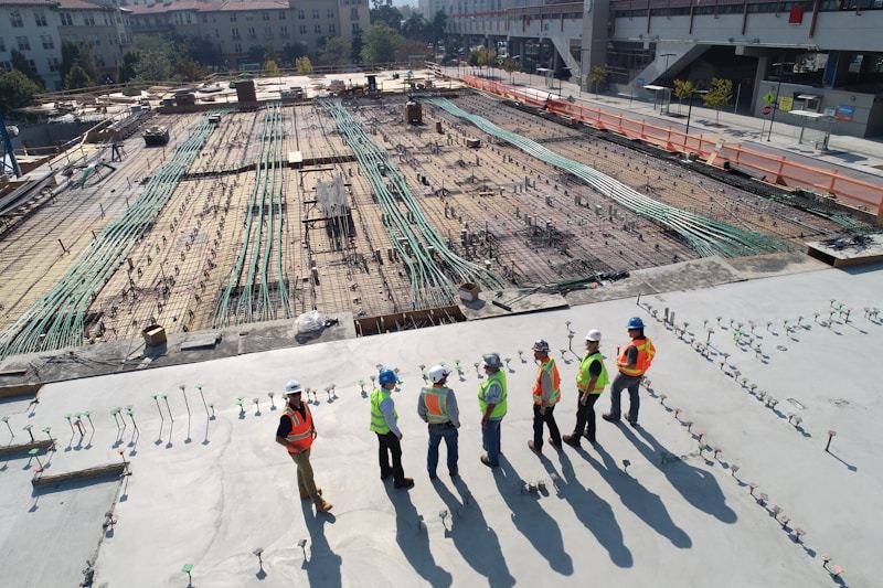 Çelik konstrüksiyon depo ve hangar yapısı